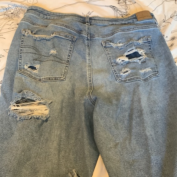 American Eagle Curvy Mom Jeans - Picture 4 of 4